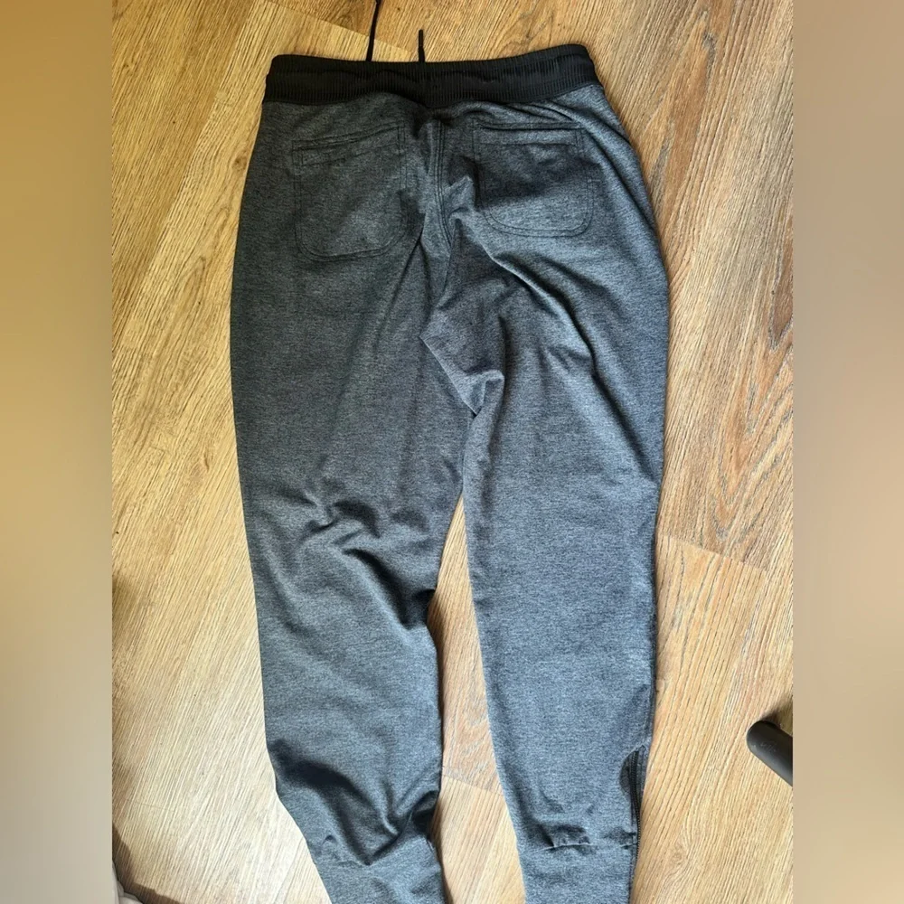 Athleta Flux Street charcoal grey joggers, size XS, athleisure